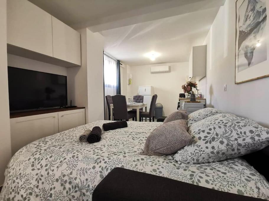 L'Elegant Duplex - Clim I Wifi I Proche Du Centre-Ville Miramas Exteriér fotografie